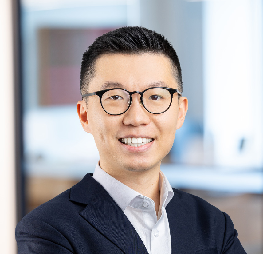 Portrait of Derek Z. Li
